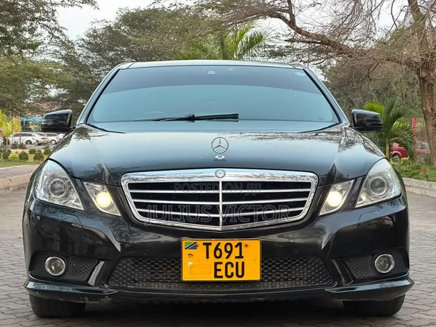 Mercedes-Benz C250 2010 Black