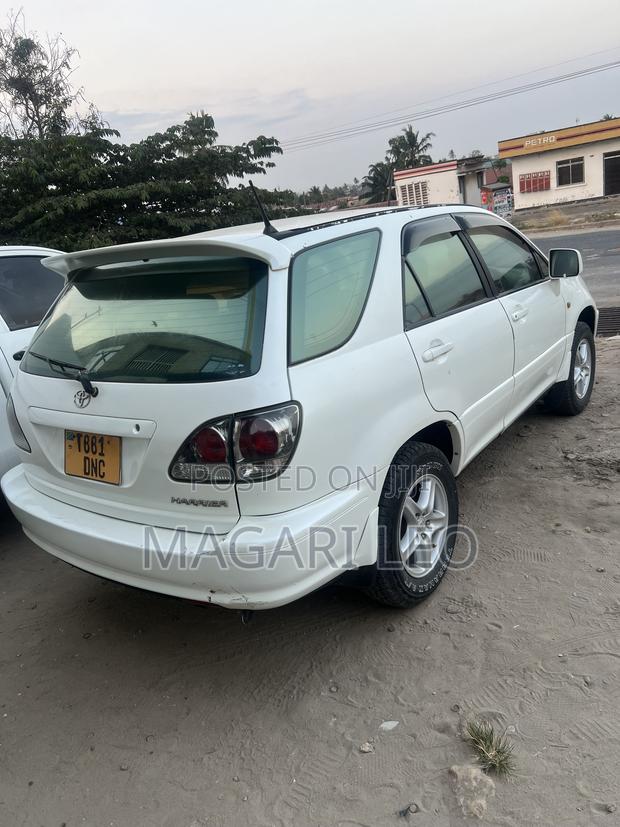 Toyota Harrier 2.4 2005 White