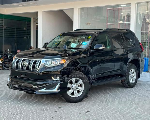 Toyota Land Cruiser Prado 2018 Black