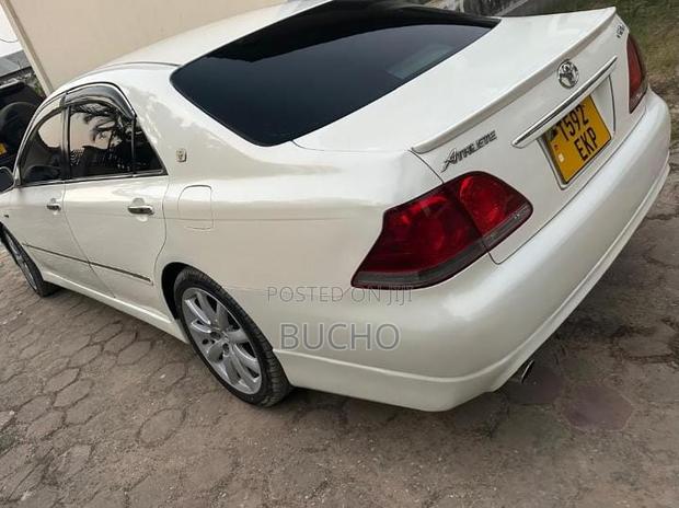 Toyota Crown 2007 White