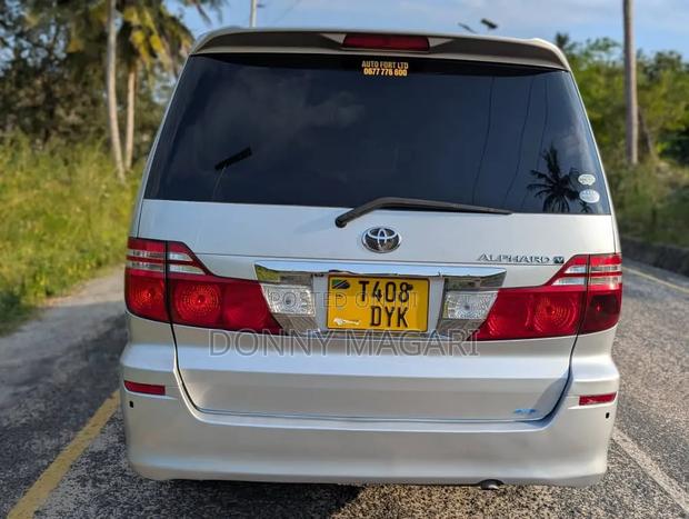 Toyota Alphard 2006 Silver