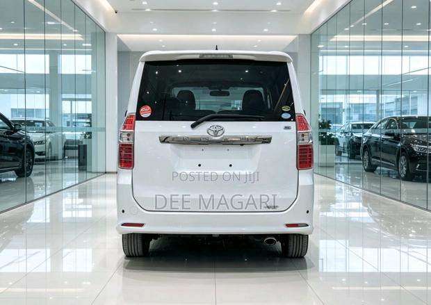 Toyota Noah 2008 White
