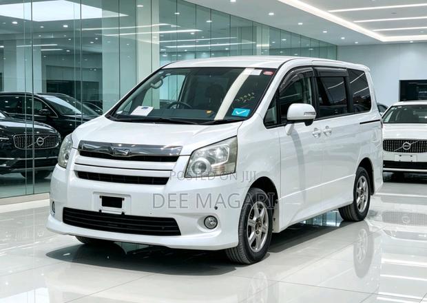 Toyota Noah 2008 White
