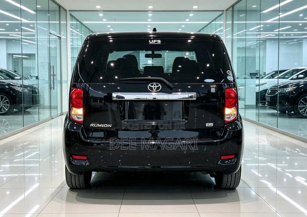 Toyota Corolla Rumion 2009 Black