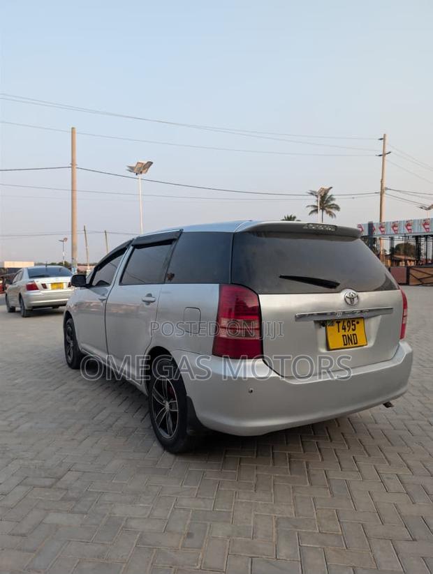Toyota Wish 2004 White