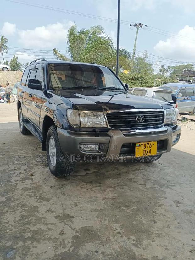 Toyota Land Cruiser 2000 Blue