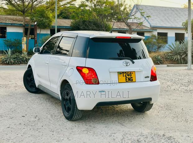 Toyota IST 2004 White