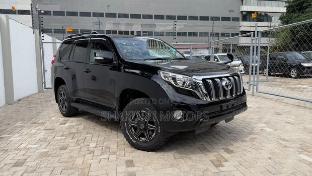 Toyota Land Cruiser Prado 2016 Black