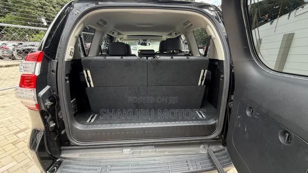 Toyota Land Cruiser Prado 2016 Black