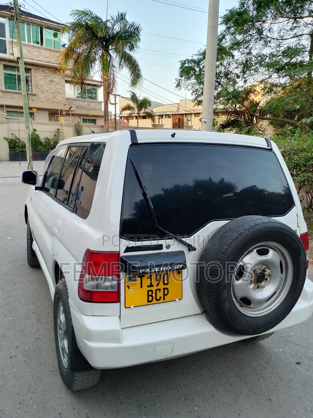 Mitsubishi Pajero 2004 White