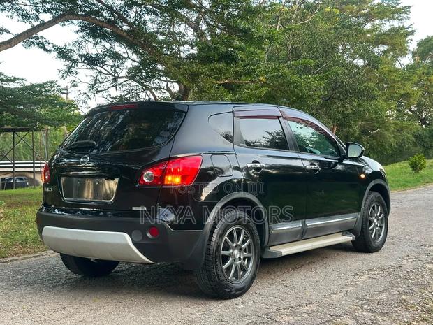 Nissan Dualis 2012 Black
