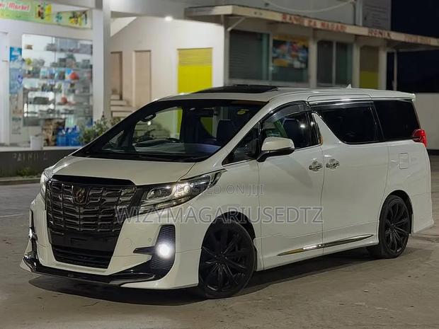 Toyota Alphard 2017 White