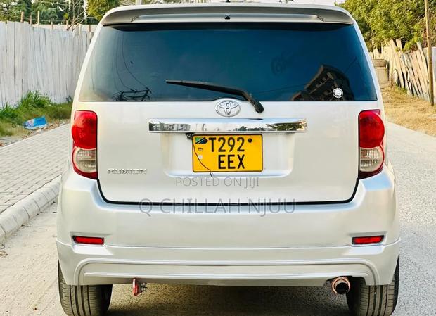 Toyota Corolla Rumion 2008 White