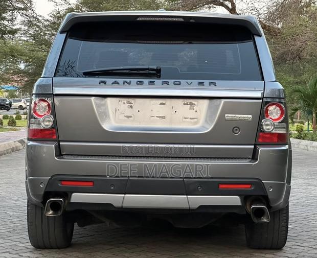Land Rover Range Rover Sport 2010 Gray