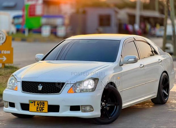 Toyota Crown 2007 White