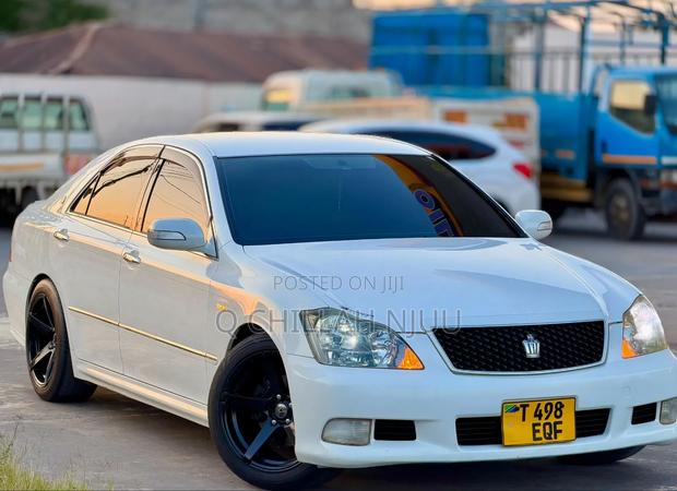 Toyota Crown 2007 White