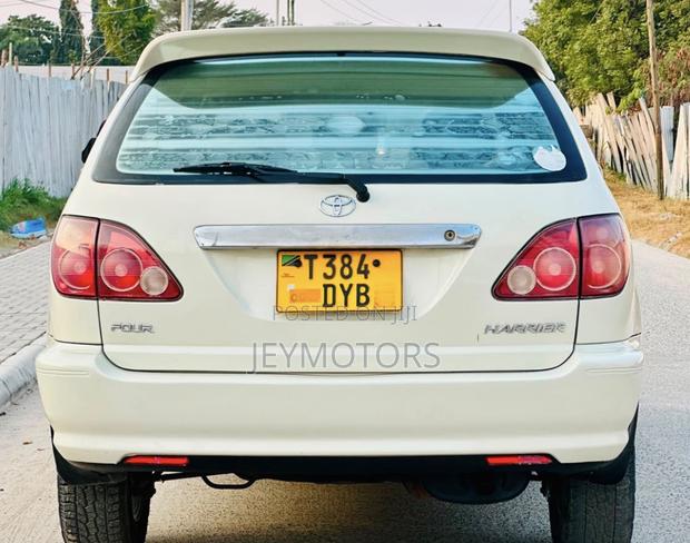 Toyota Harrier 2003 White