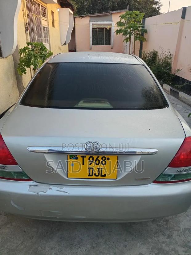 Toyota Mark II 2000 Silver