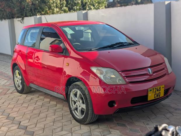 Toyota IST 2003 Red