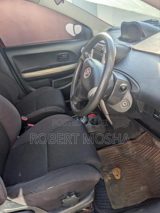 Toyota IST 2003 Red