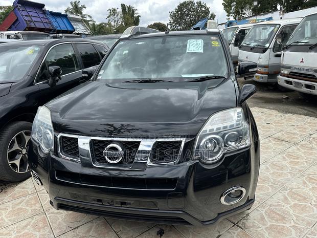 Nissan X-Trail 2.0 Petrol XE 2012 Black