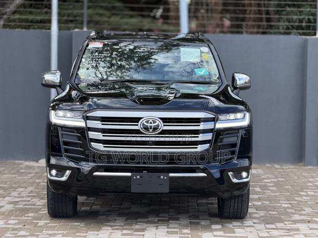 New Toyota Land Cruiser LC300 2025 Black