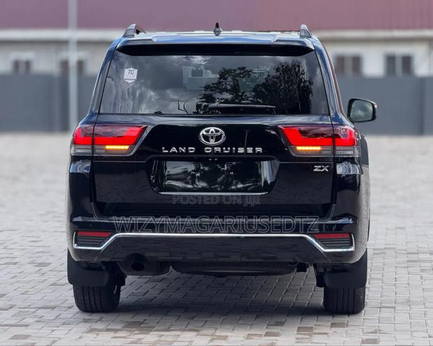 New Toyota Land Cruiser 2025 Black