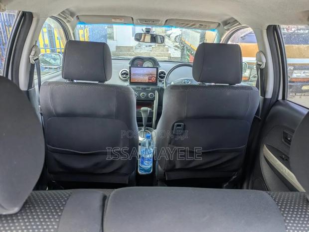 Toyota IST 2005 Silver