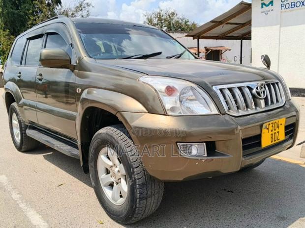 Toyota Land Cruiser Prado 3.4 5dr 2005 Gold