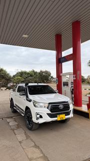 Toyota Hilux 2019 White for sale