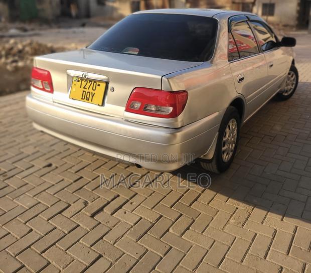 Toyota Carina 1.5 FWD Sedan 2001 Silver