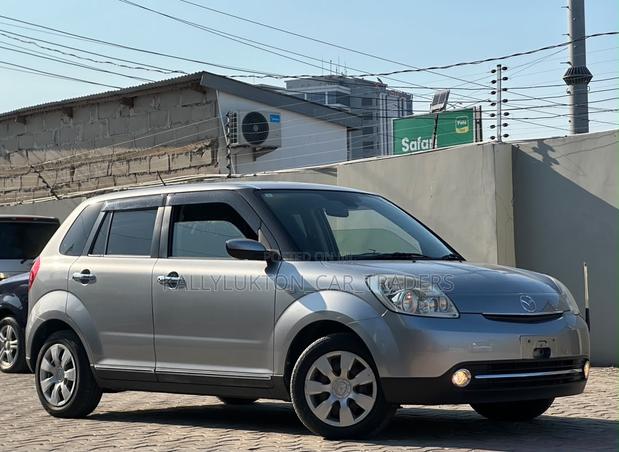Mazda Verisa 2010 Silver