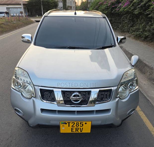 Nissan X-Trail 2.0 Petrol XE 2011 Silver