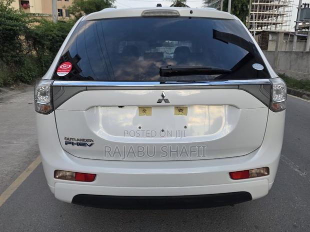 Mitsubishi Outlander 2.0 PHEV AWD 2016 White