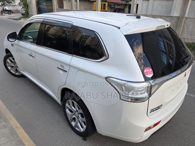Mitsubishi Outlander 2.0 PHEV AWD 2016 White