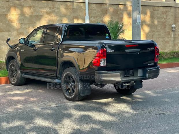 Toyota Hilux 2019 Black