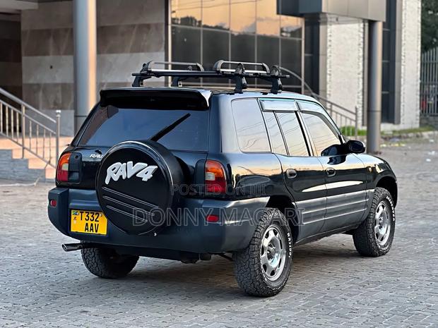 Toyota RAV4 1999 Black