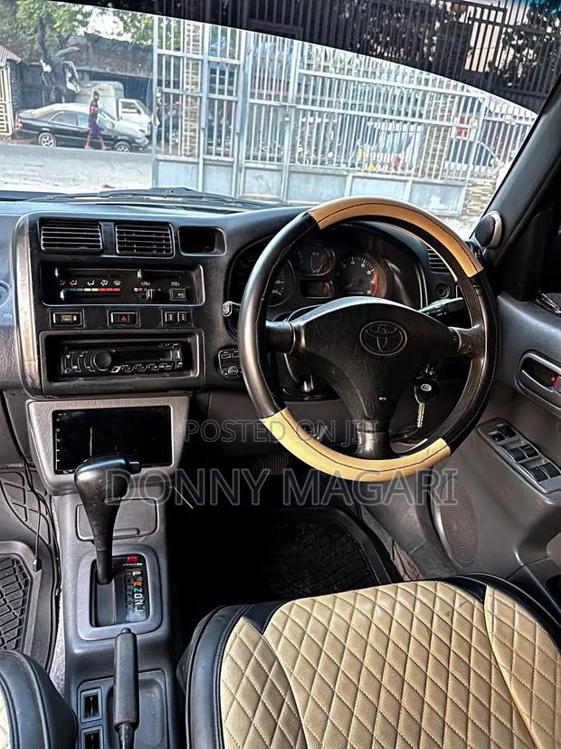 Toyota RAV4 1999 Black