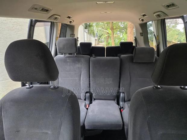 Toyota Noah 2009 Gray