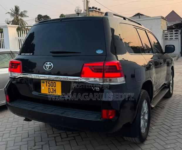Toyota Land Cruiser 2016 Matt Black