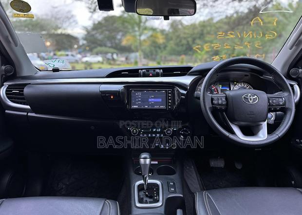 Toyota Hilux 2.4 Diesel 2020 Blue