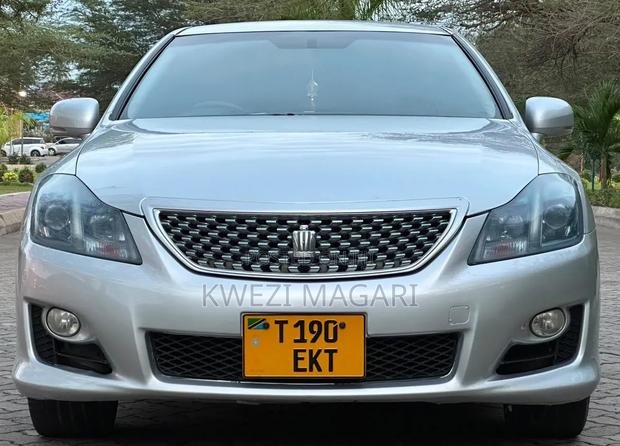 Toyota Crown 2009 Silver