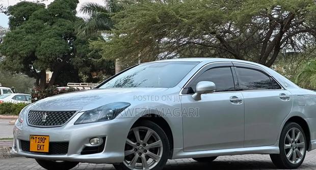 Toyota Crown 2009 Silver