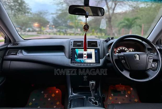 Toyota Crown 2009 Silver