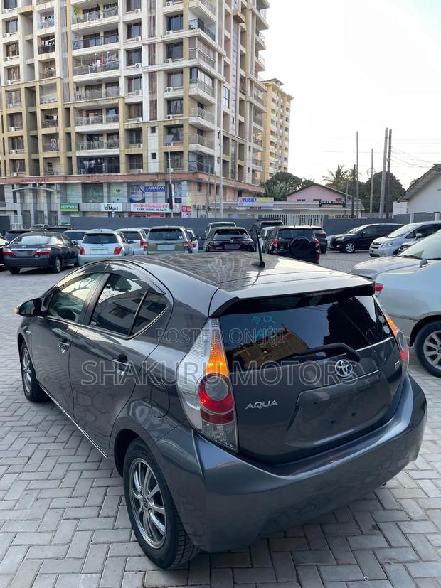 Toyota Aqua 2013 Gray