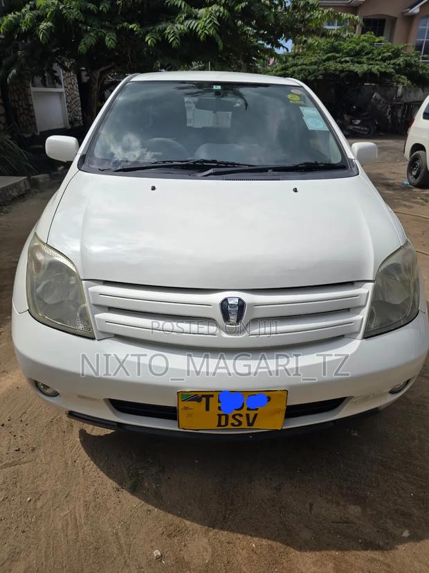 Toyota IST 2003 White