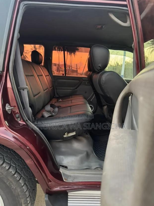 Toyota Land Cruiser 1999 Red