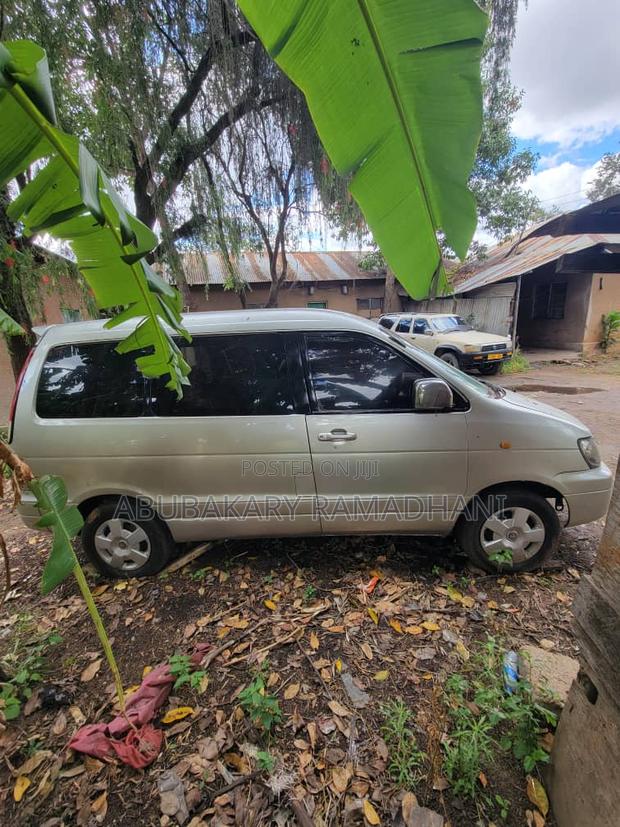 Toyota Noah 2.0 FWD (8 Seater) 2003 Silver