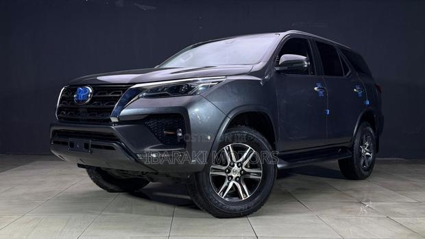 Toyota Fortuner 2.8 D AWD 2021 Gray