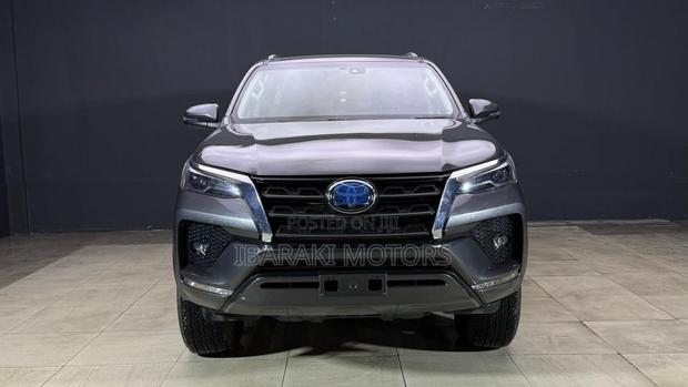 Toyota Fortuner 2.8 D AWD 2021 Gray